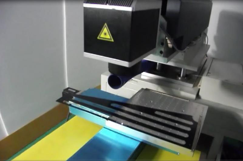 振镜+伺服平台大幅面打标切割.jpg
